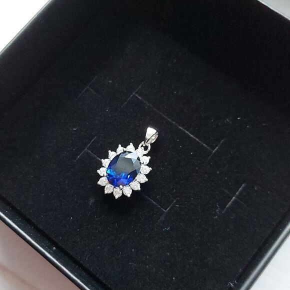 Host Pick 🥳2.6 Carat Swiss Sapphire Sterling Silver Necklace - Picture 10 of 11